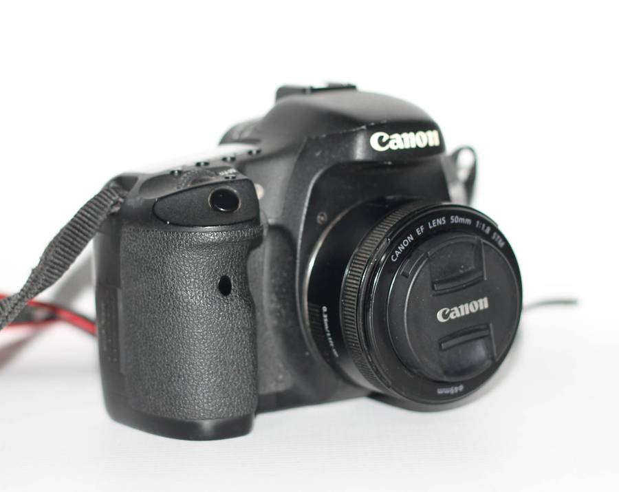 Canon 7D 18MP PROFESSIONAL Digital SLR Camera , With Canon EF 50mm f/1.8 STM Lens