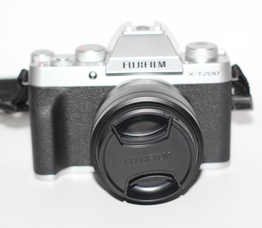 Fujifilm X-T200 Mirrorless Digital Camera with 15-45mm Lens