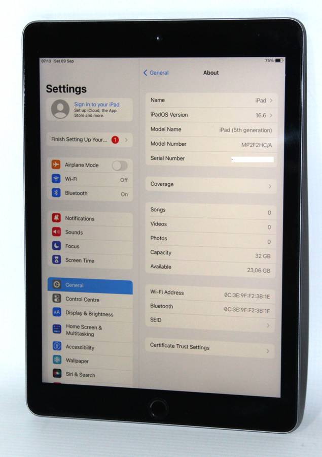 Apple iPad (5thGEneration) Wi-Fi, 32GB - Space Gray