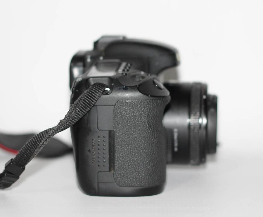 Canon 7D 18MP PROFESSIONAL Digital SLR Camera , With Canon EF 50mm f/1.8 STM Lens