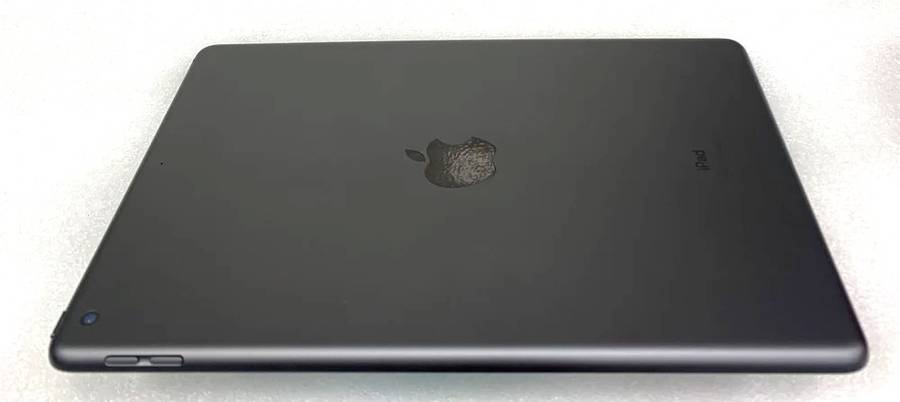 Apple iPad (9th Gen) | 10.2 Retina | A13 Chip | 64GB | Wi-Fi | 12MP Cam , NEW CONDITON , WITH BOX