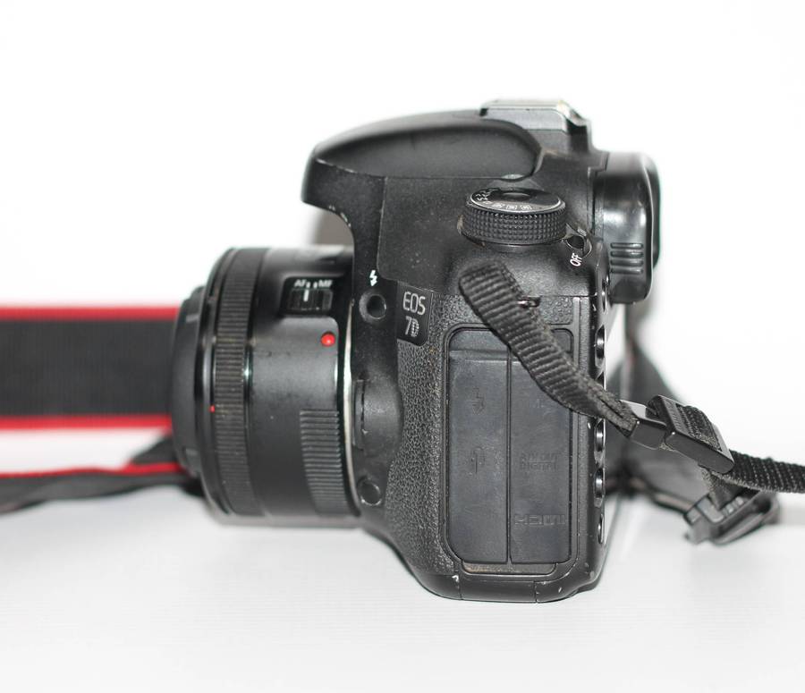 Canon 7D 18MP PROFESSIONAL Digital SLR Camera , With Canon EF 50mm f/1.8 STM Lens