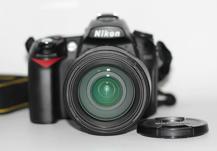 Nikon D90 with Tamron AF 18-200mm f / 3.5-6.3 (IF) Aspherical LD XR DiII Macro, 5550 Shutter Count