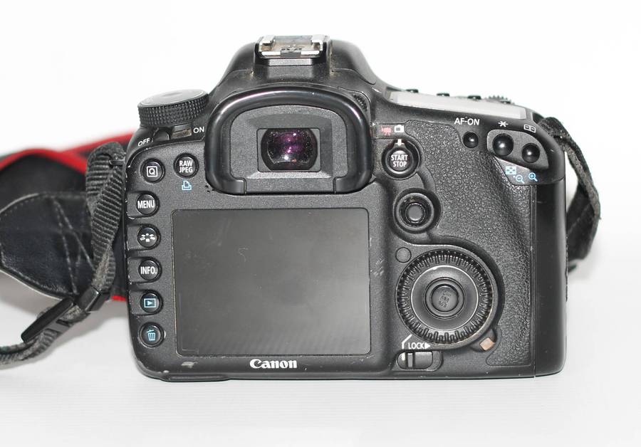 Canon 7D 18MP PROFESSIONAL Digital SLR Camera , With Canon EF 50mm f/1.8 STM Lens