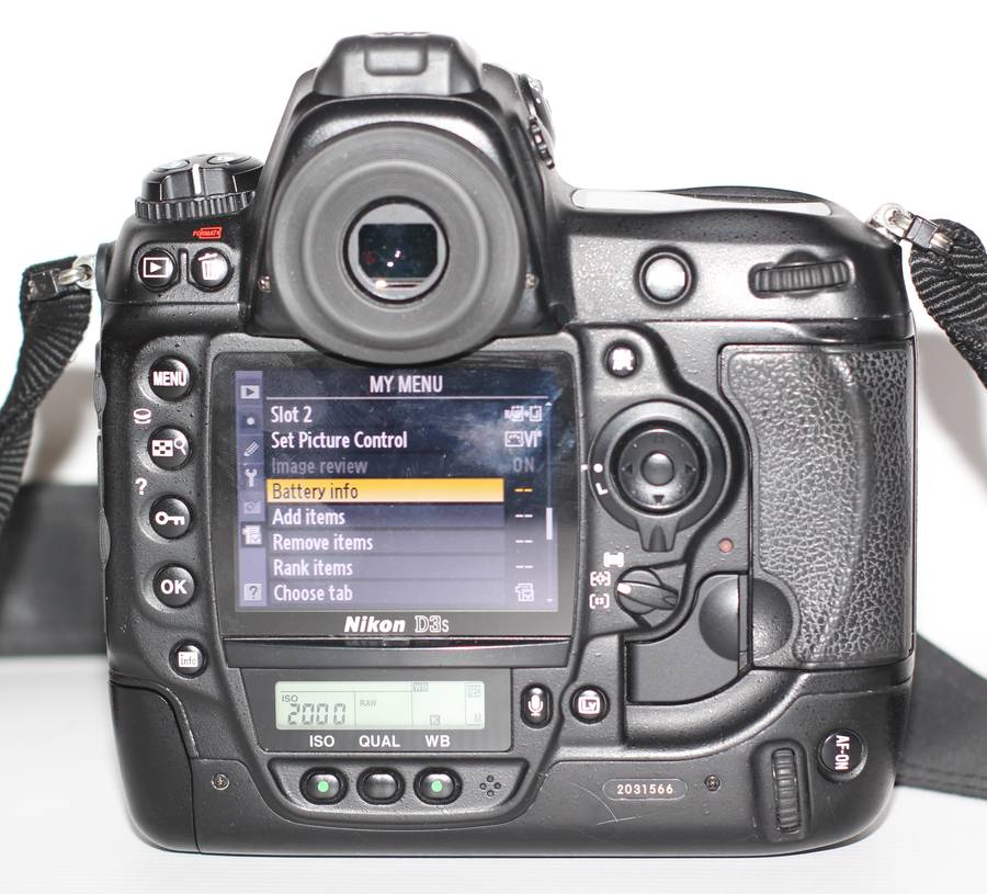 Nikon D3S 12.1 MP CMOS Digital SLR Camera with 3.0-Inch LCD and 24fps 720p HD Video Capability (Body