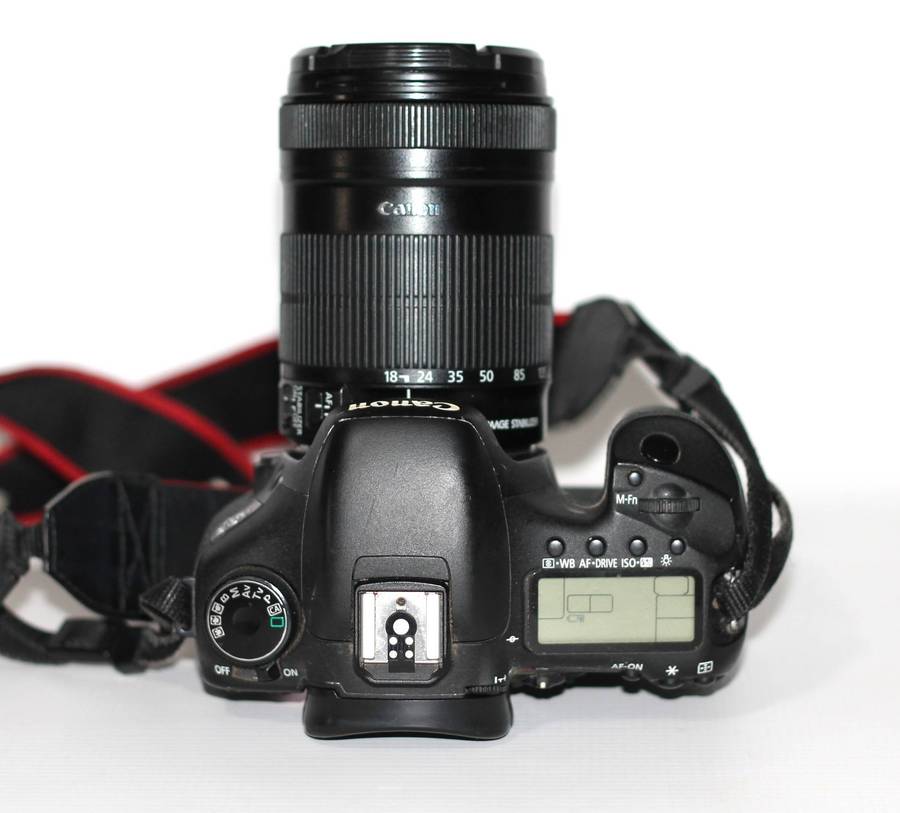 Canon 7D 18MP PROFESSIONAL Digital SLR Camera , With Canon EF-S 18-135mm f/3.5-5.6 IS Lens