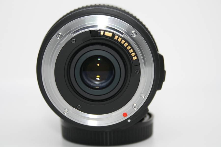 Sigma 18-200mm f/3.5-6.3 DC Auto Focus OS (Optical Stabilizer) Zoom Lens for Canon DSLR Cameras