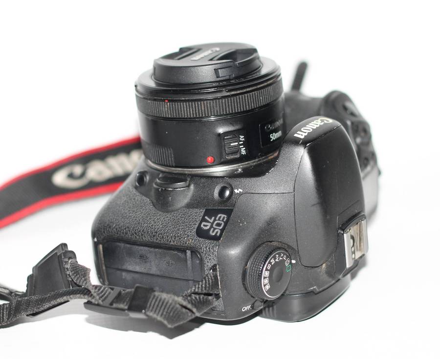 Canon 7D 18MP PROFESSIONAL Digital SLR Camera , With Canon EF 50mm f/1.8 STM Lens