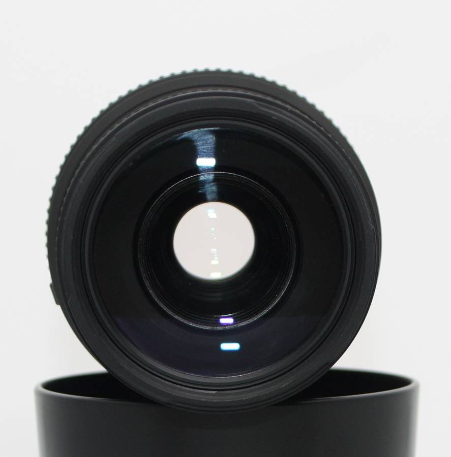 Sigma 70-300mm f/4-5.6 DG Macro Lens for NIKON EOS WITH LENS HOOD