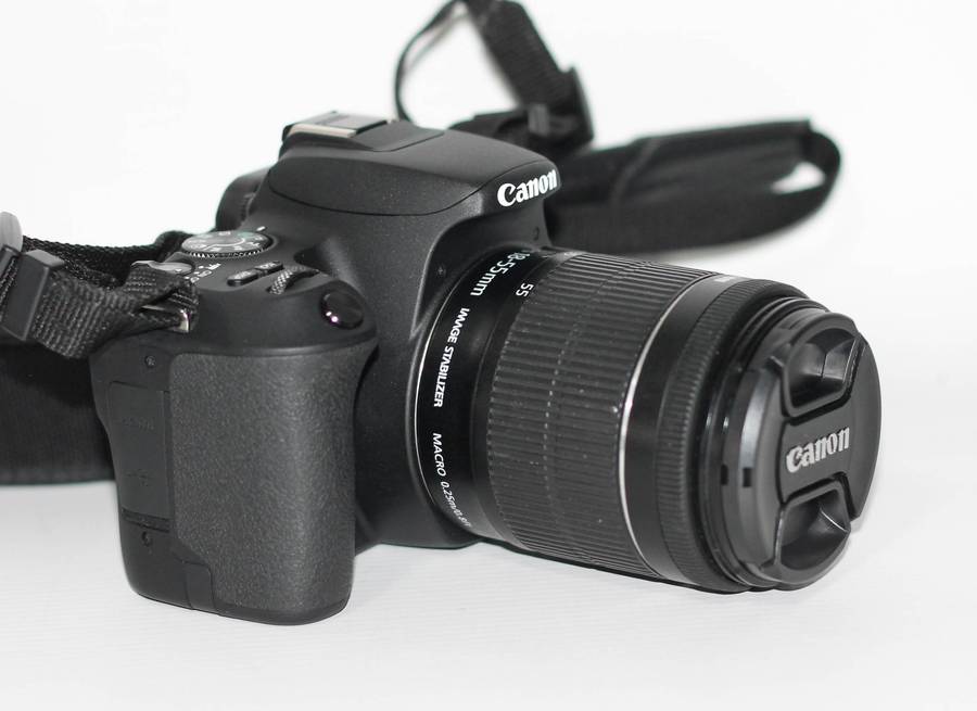 Canon EOS 200D DSLR with 18-55mm f/1.4-5.6 IS STM Lens EXCELLENT CONDITION