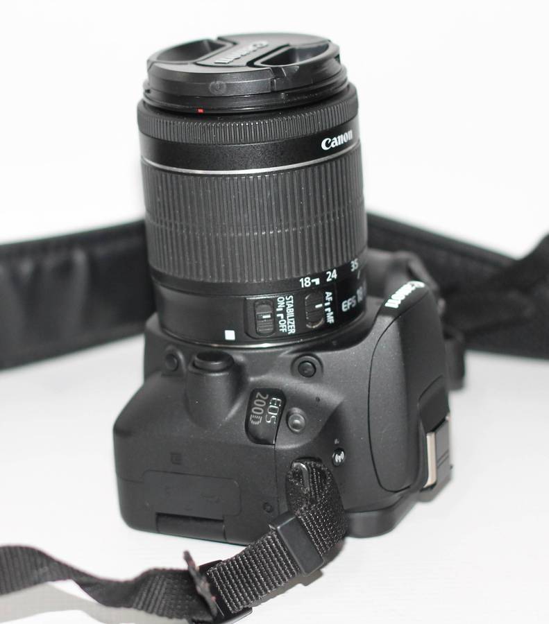 Canon EOS 200D DSLR with 18-55mm f/1.4-5.6 IS STM Lens EXCELLENT CONDITION