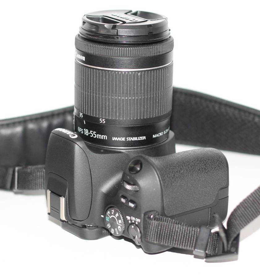 Canon EOS 200D DSLR with 18-55mm f/1.4-5.6 IS STM Lens EXCELLENT CONDITION