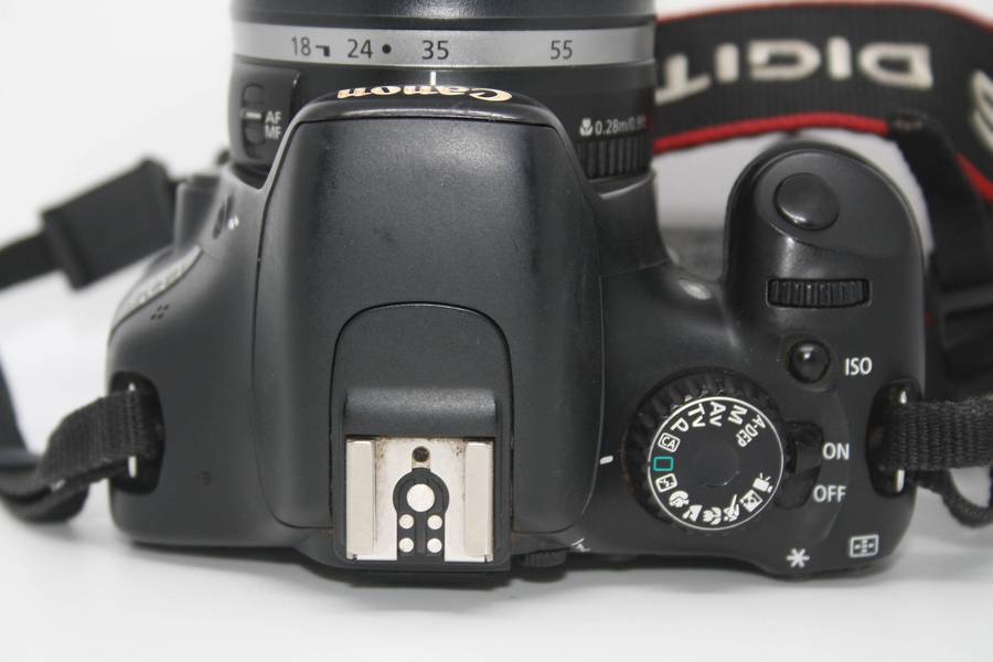 Canon EOS 550D  18 MP CMOS APS-C Digital SLR Camera with 3.0-Inch LCD and EF-S 18-55mm f/3.5-5.6 III