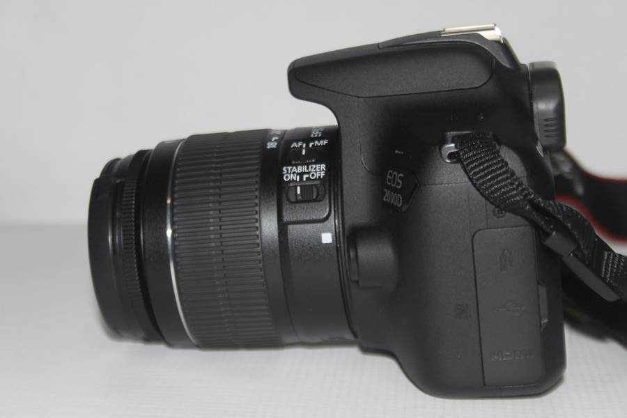 Canon 2000D 24MP DSLR with 18-55mm f/3.5-5.6 III With Shoulder  BAG AND 16GB SD CARD