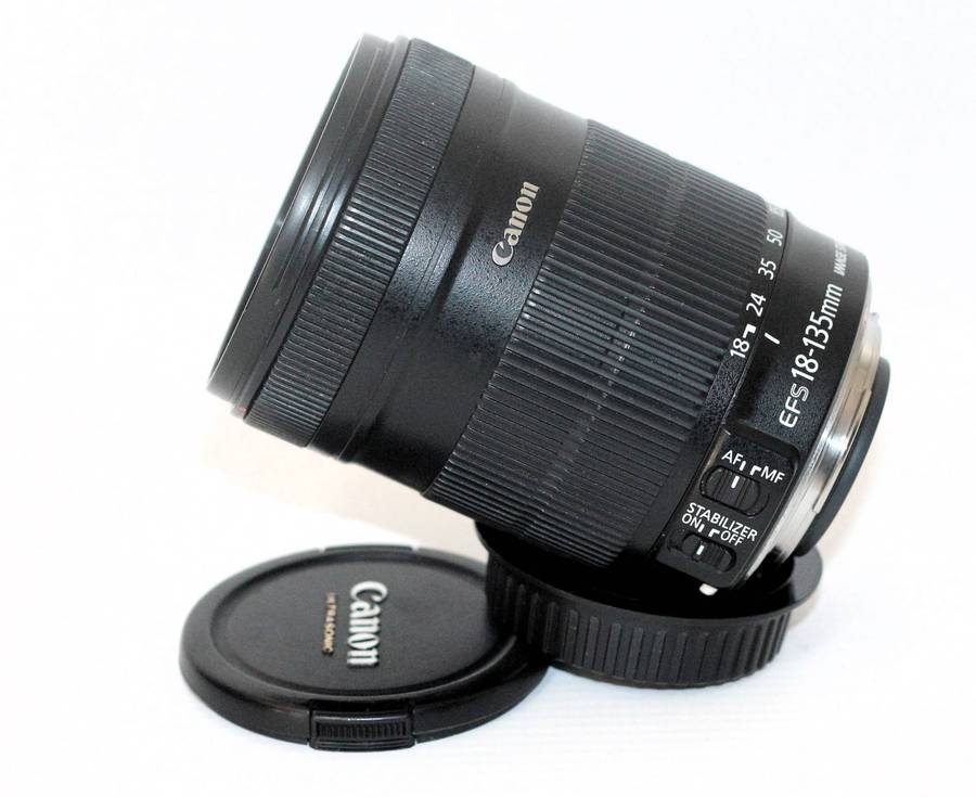 Canon EF-S 18-135mm f/3.5-5.6 IS Lens
