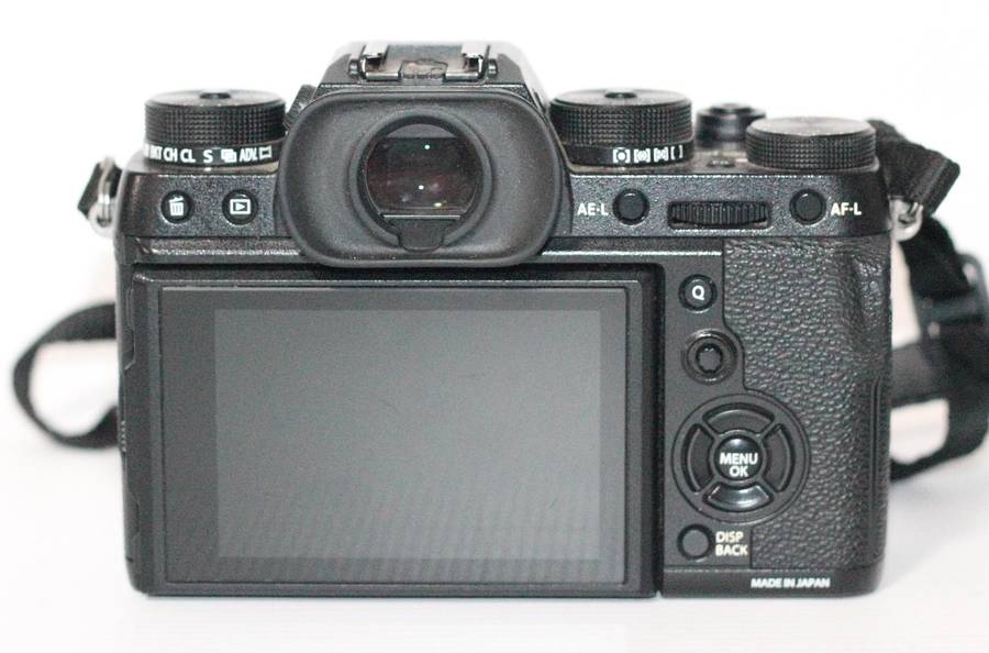 FUJIFILM X-T2 Mirrorless Digital Camera Body , Very Low Shutter Count , 13 on The Clock