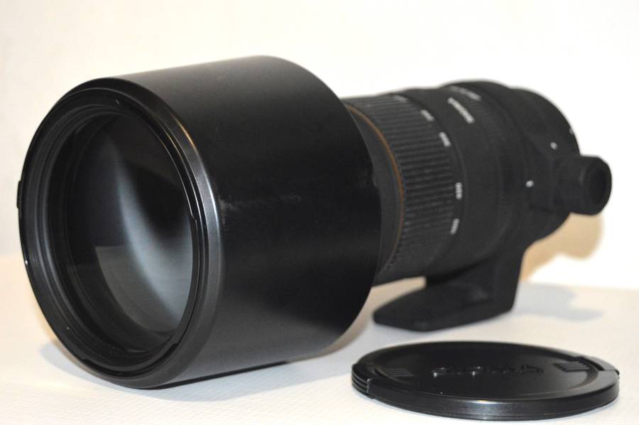 Sigma 170-500mm f/5-6.3 DG APO With lens Hood and Collard Tripod