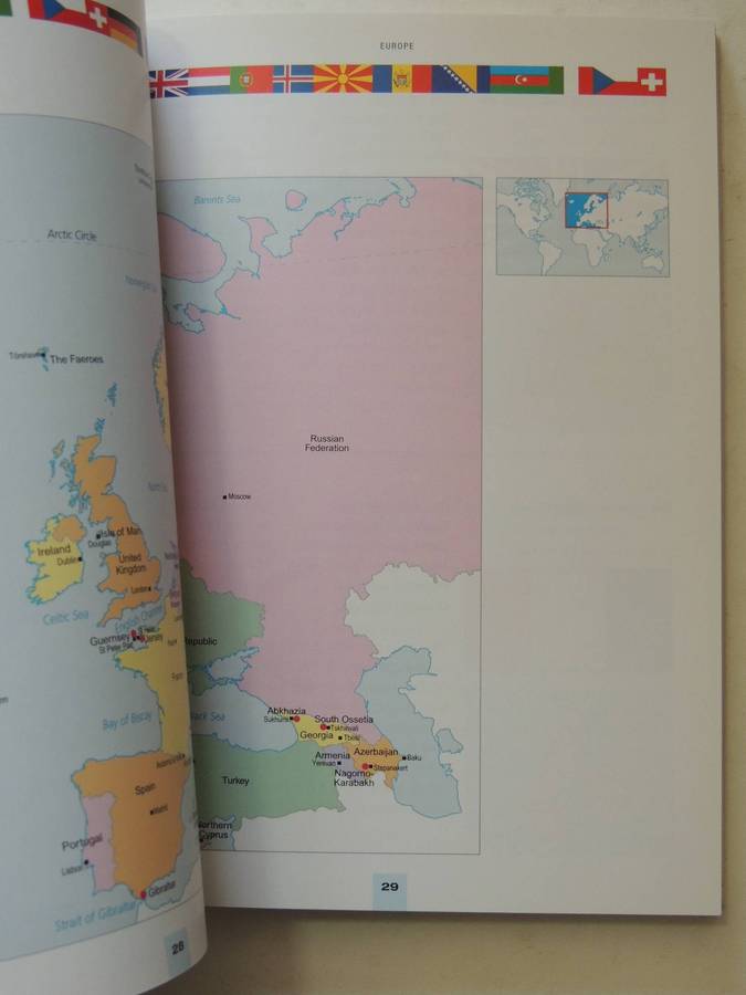 The Complete Guide To Flags Of The World- Brian Johnson Barker