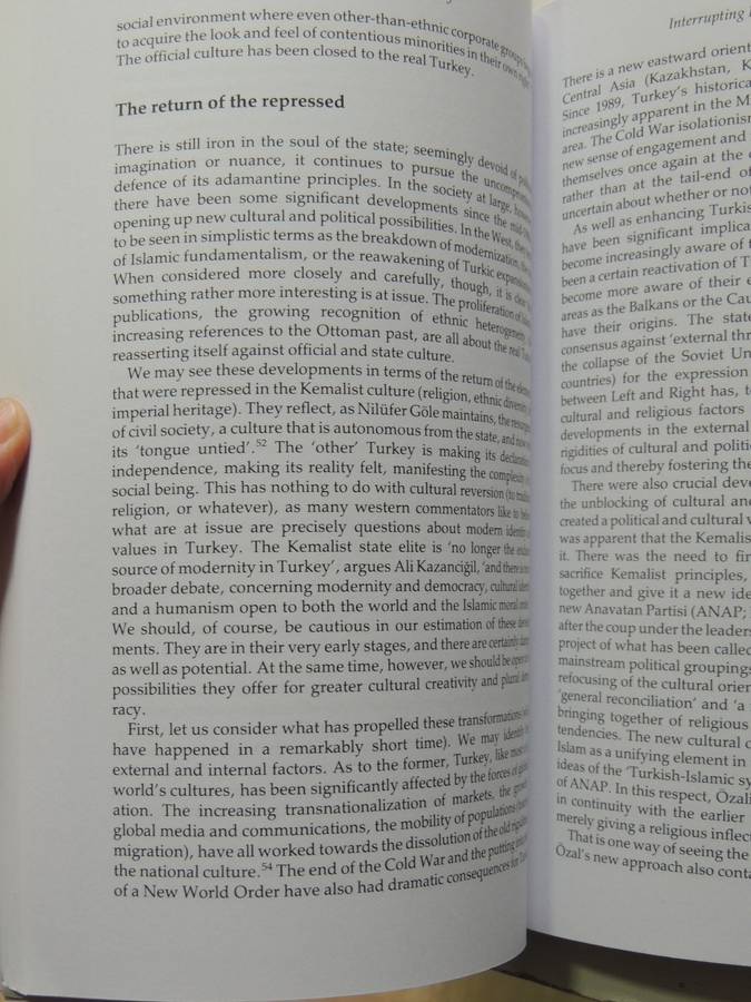 Questions Of Cultural Identityed Stuart Hall & Paul Du Gay