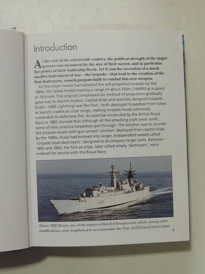Destroyers, Frigates And Corvettes  - Robert Jackson