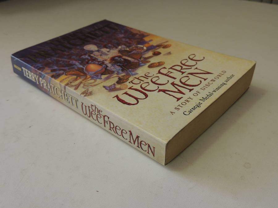 The Wee Free Men - A Discworld Novel - Terry Pratchett