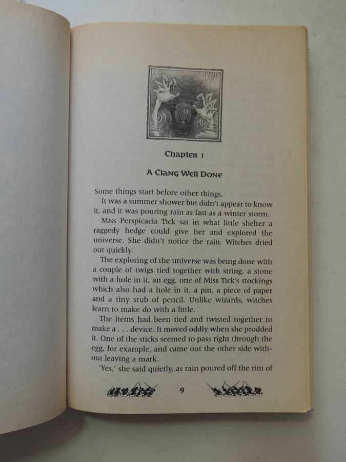 The Wee Free Men - A Discworld Novel - Terry Pratchett