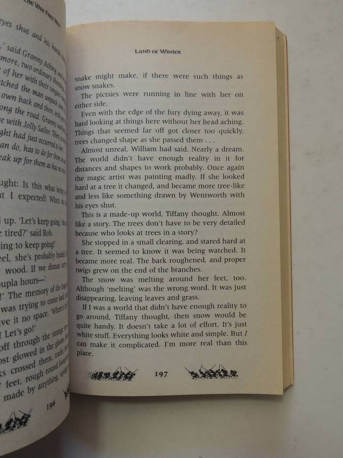 The Wee Free Men - A Discworld Novel - Terry Pratchett