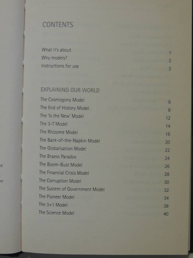 The Change Book: Fifty Models To Explain How Things Happen - Mikael Krogerus & Roman Tschappeler