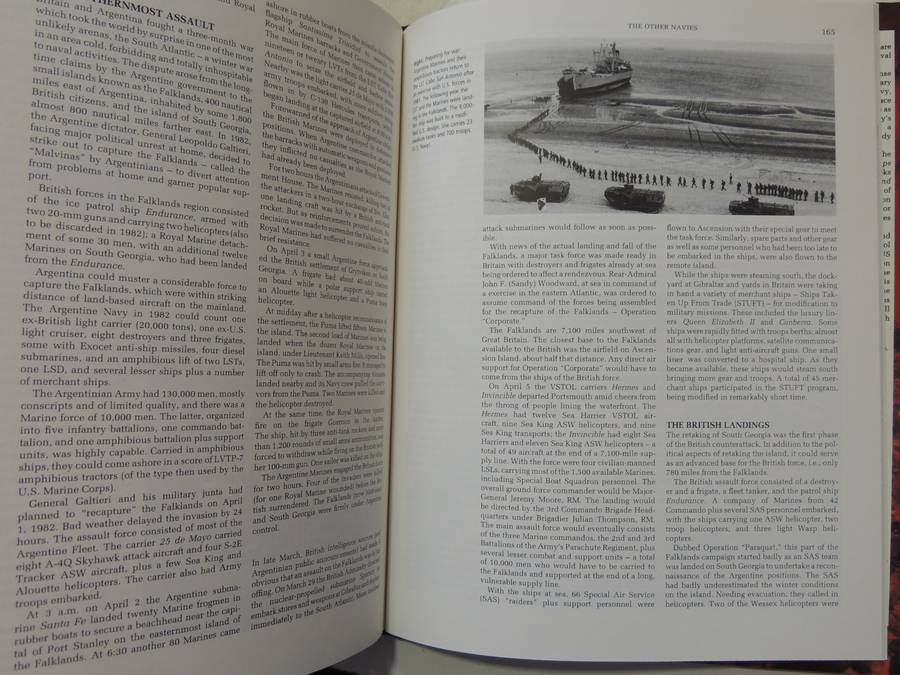 Amphibious Warfare - An Illustrated History  Norman Polmar & Peter B. Mersky