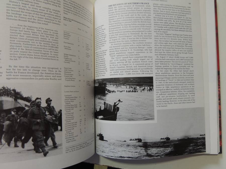 Amphibious Warfare - An Illustrated History  Norman Polmar & Peter B. Mersky