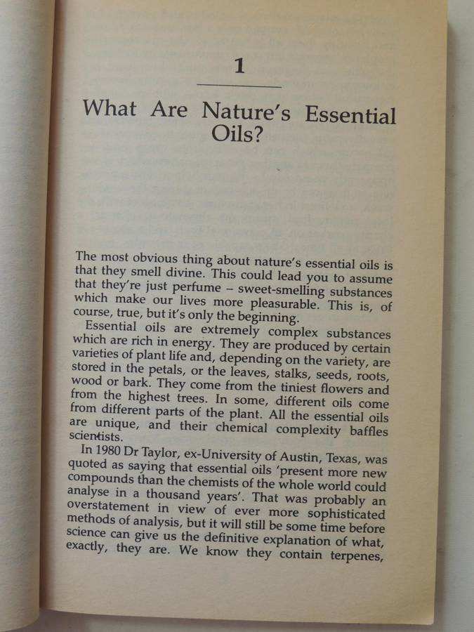 Aromatics: Romance, Love, Sex & Nature's Essential Oil- Valerie Ann Worwood