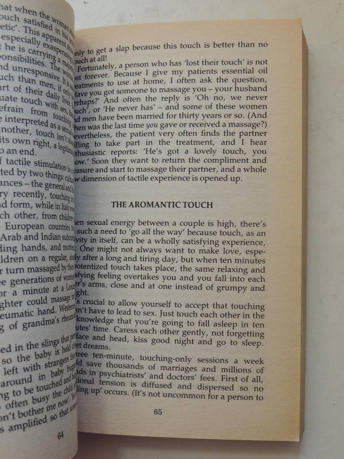 Aromatics: Romance, Love, Sex & Nature's Essential Oil- Valerie Ann Worwood
