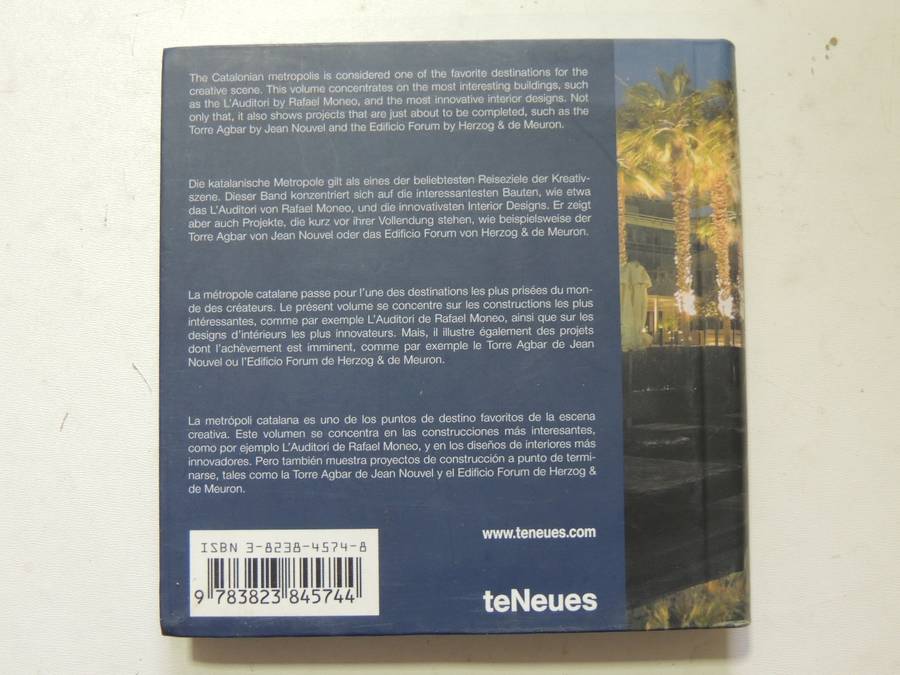 Barcelona: Architecture & Design- ed Sabina Marreiros