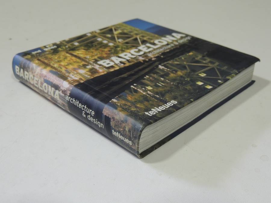 Barcelona: Architecture & Design- ed Sabina Marreiros