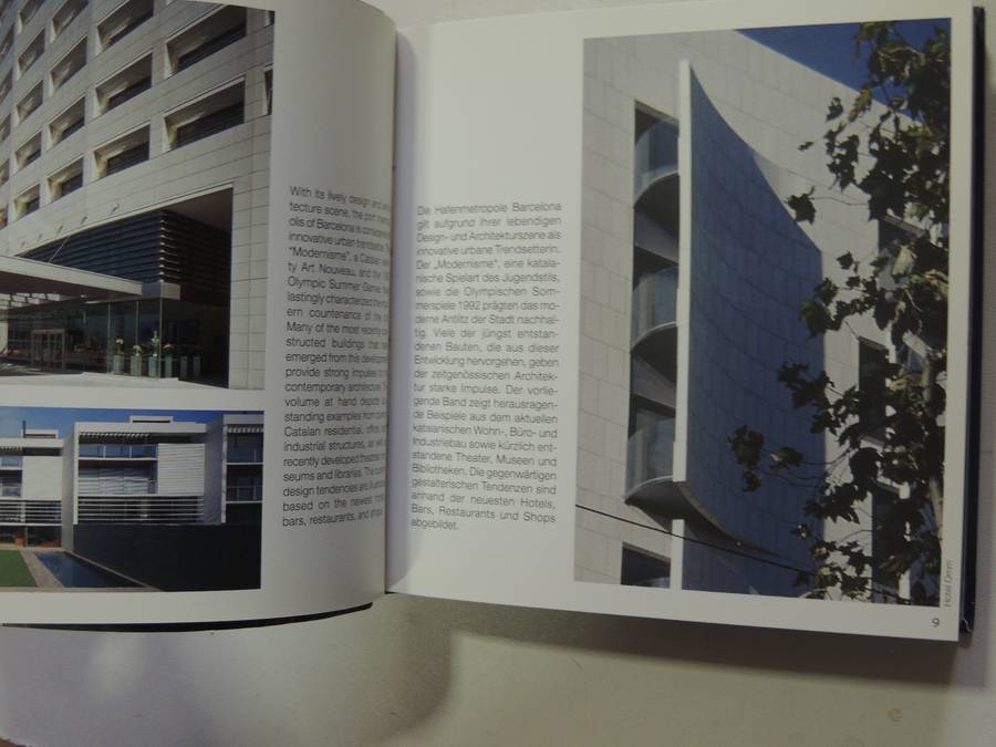 Barcelona: Architecture & Design- ed Sabina Marreiros