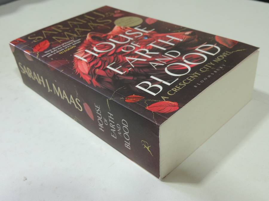Crescent City - House of Earth and Blood - Sarah J. Maas