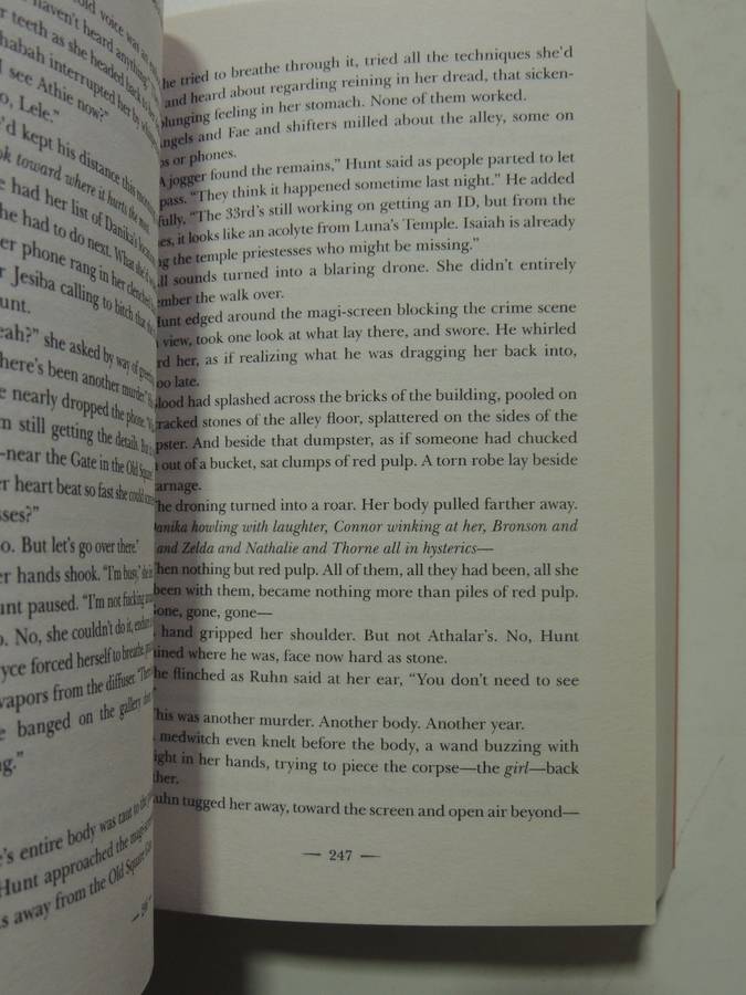 Crescent City - House of Earth and Blood - Sarah J. Maas