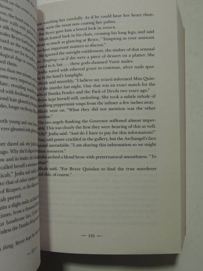 Crescent City - House of Earth and Blood - Sarah J. Maas