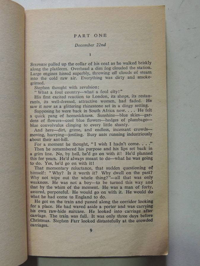 Hercule Poirot's Christmas - Agatha Christie