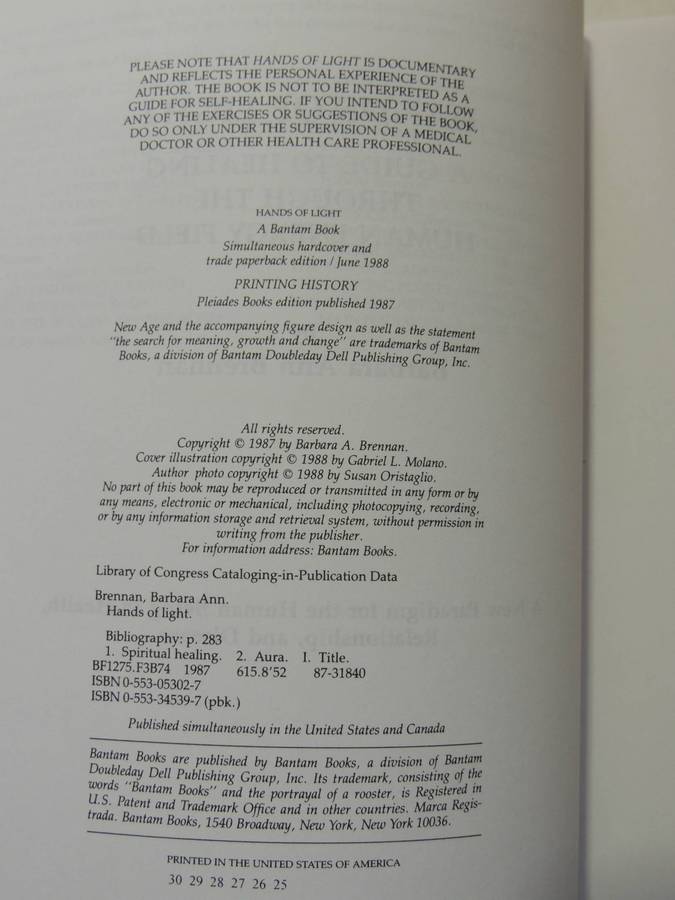 Hands of light, A Guide to Healing Through the Human Energy FieldBarbara Ann Brennan MUCH MARKING!!