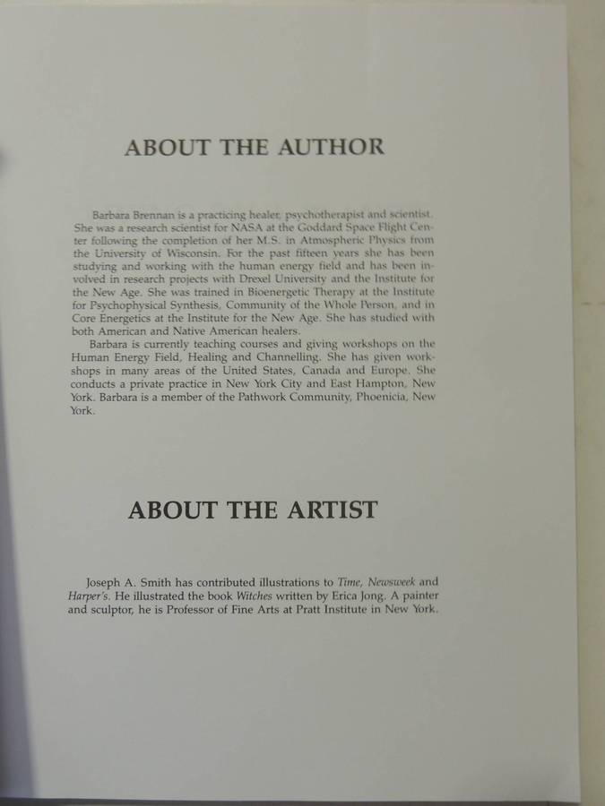 Hands of light, A Guide to Healing Through the Human Energy FieldBarbara Ann Brennan MUCH MARKING!!