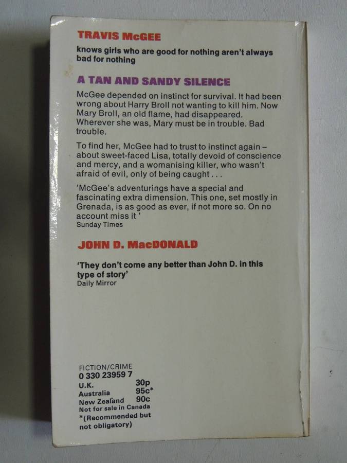 Travis McGee: A Tan And Sandy Silence - John D. MacDonald