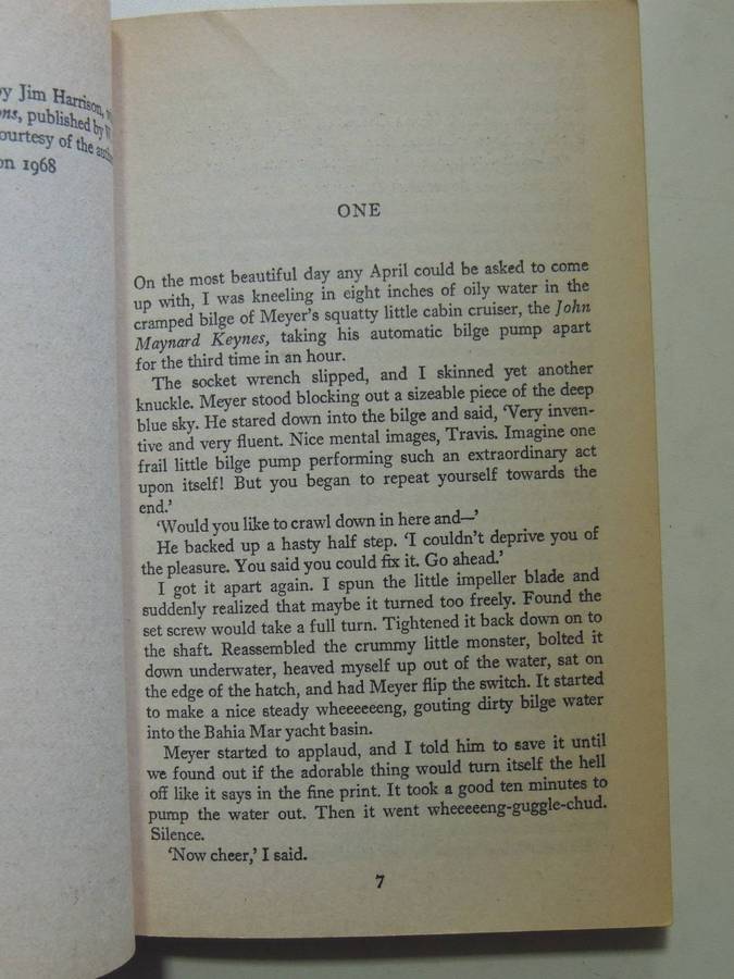 Travis McGee: A Tan And Sandy Silence - John D. MacDonald
