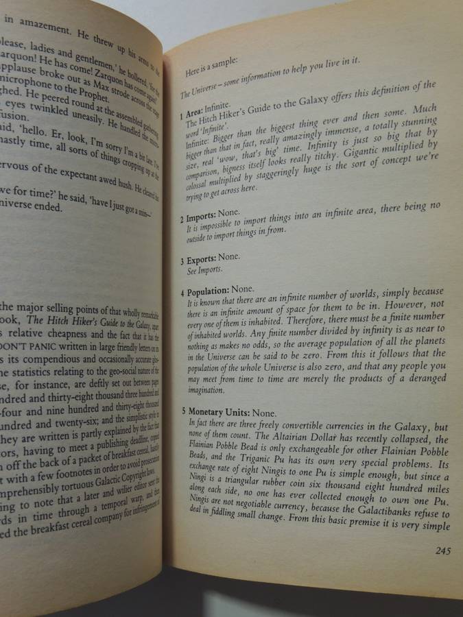 Hitchhiker's Guide nto the Galaxy, A Trilogy in Four Parts - Douglas Adams  1992 HC