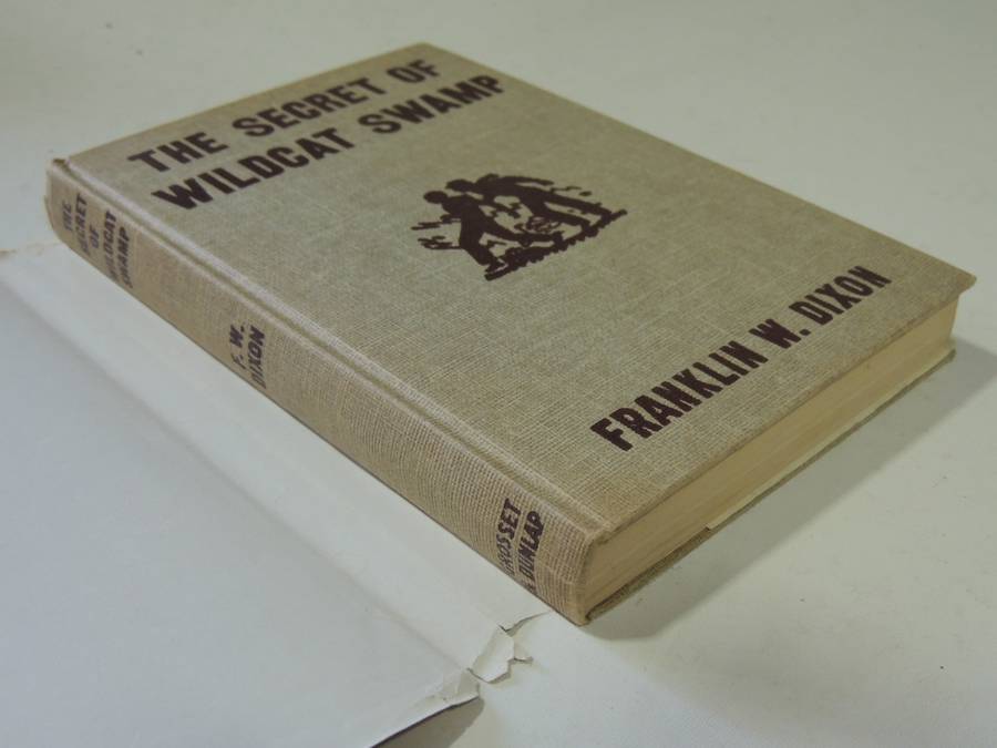 The Secret Of Wildcat Swamp  - Franklin W. Dixon   Circa 1950s