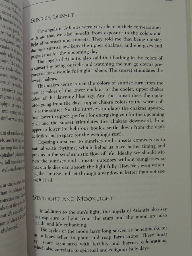Angel Medicine: How To Heal The Body And MindWith The Help Of The Angels - Doreen Virtue, Ph.D.