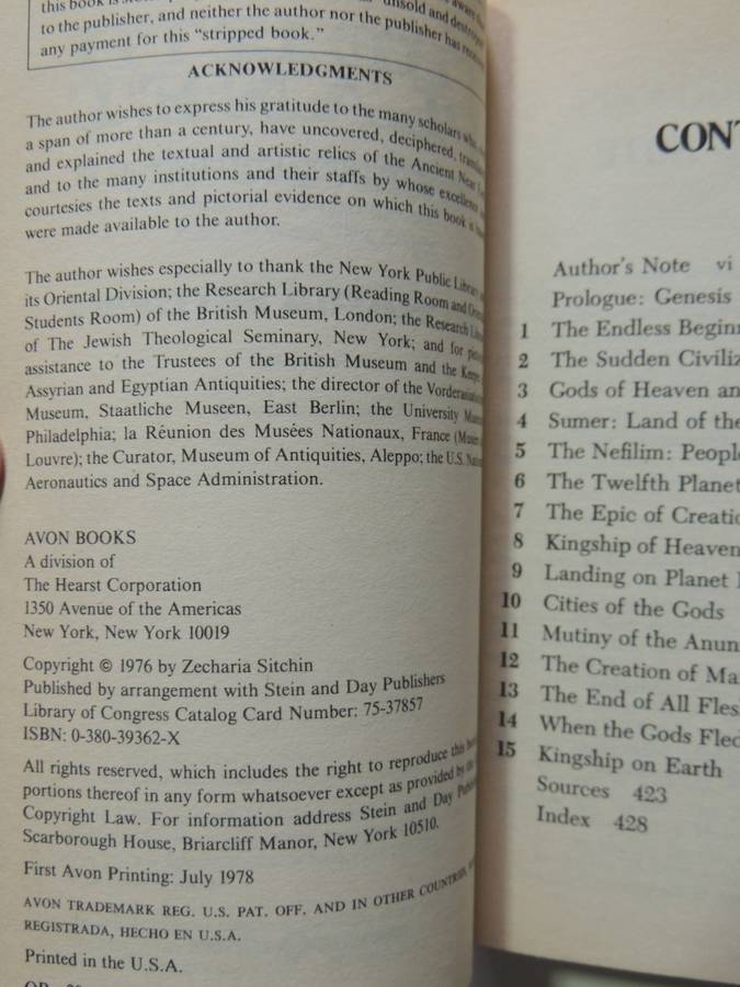 The 12th Planet,  Book 1 of The Earth Chronicles - Zecharia Sitchin