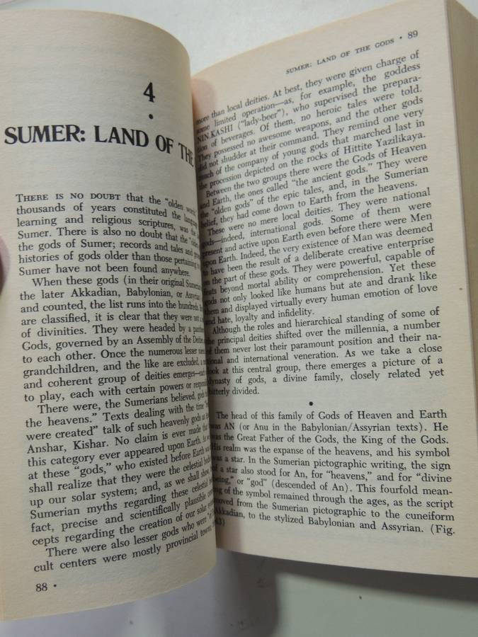 The 12th Planet,  Book 1 of The Earth Chronicles - Zecharia Sitchin