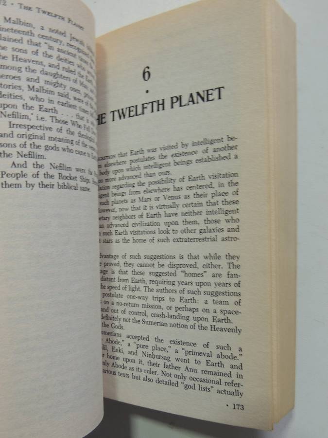 The 12th Planet,  Book 1 of The Earth Chronicles - Zecharia Sitchin
