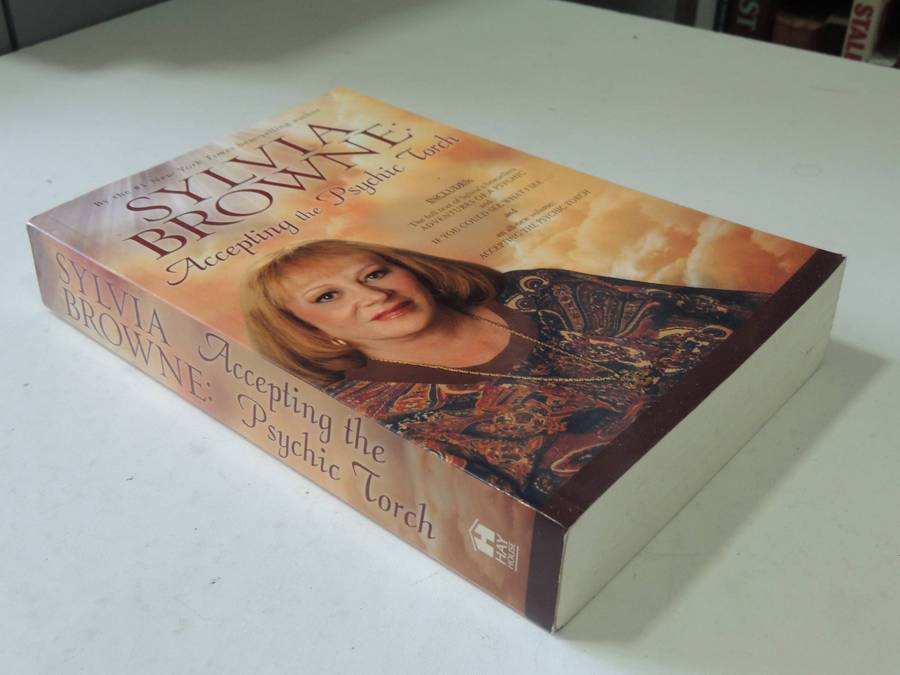Sylvia Browne: Accepting The Psychic Torch - Sylvia Browne  (Omnibus Edition)